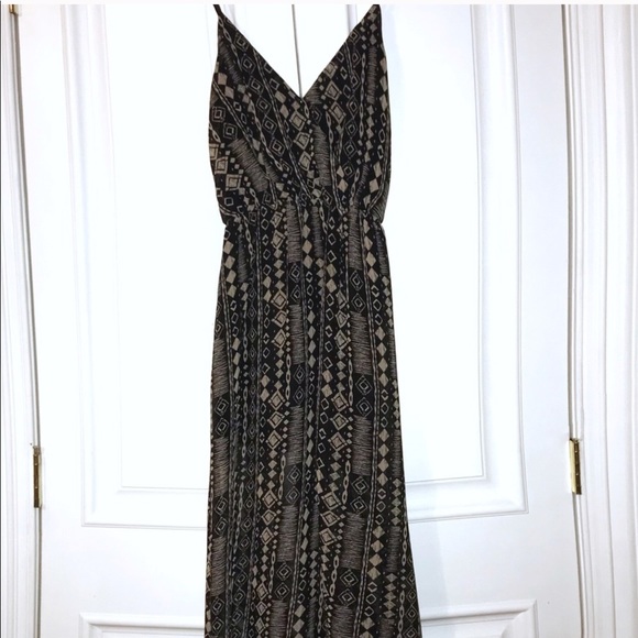 4-for-$25! ✨Tribal Printed Wrap Front Maxi Dress - Picture 2 of 8